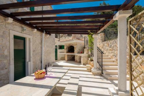 Villa Luka Bra?