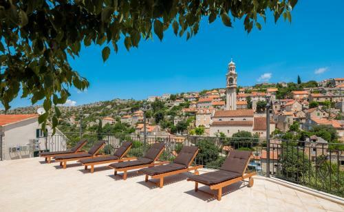 Villa Luka Bra?