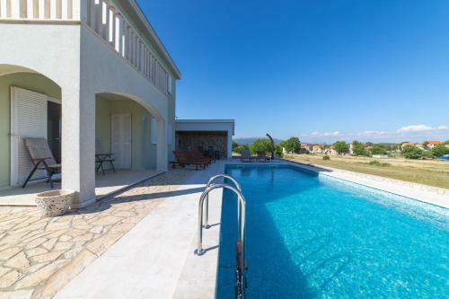 Villa Green And Blue