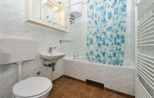 Three-bedroom Holiday Home In Lun