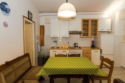 Apartment Maestral Near The Beach