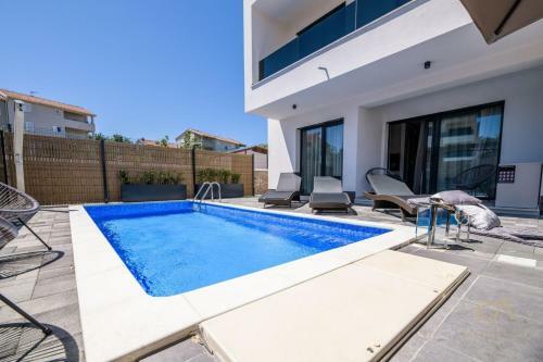 Luxury Villa Metramaris1