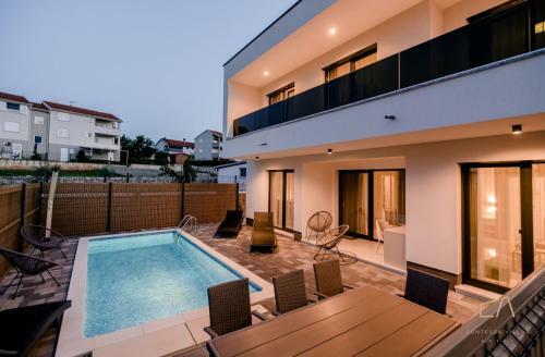 Luxury Villa Metramaris1