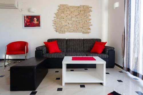 Hostal Apartments Adria