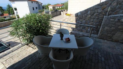 Hostal Apartments Adria