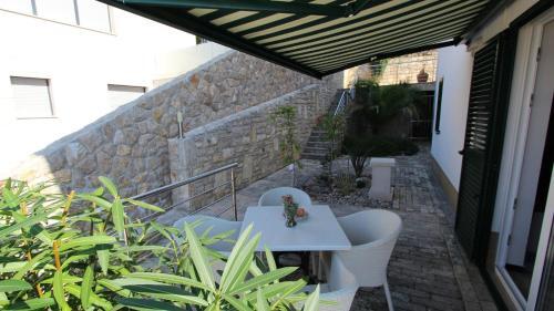 Hostal Apartments Adria