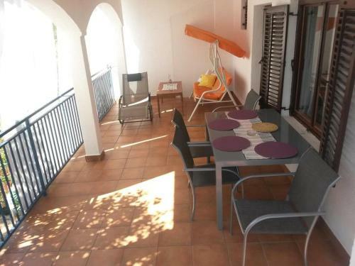 Apartment 4693-1 For Max. 6 Pers. In Malinska