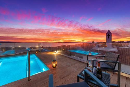 Bekina, Stylish Rooftop Pool Apartment
