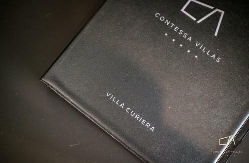 Hostal Luxury Villa Curiera
