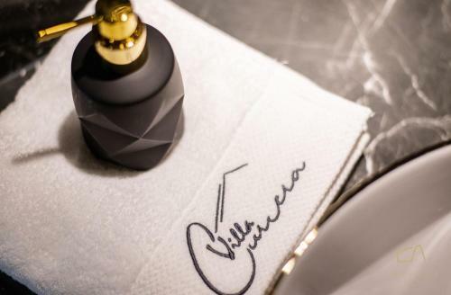 Hostal Luxury Villa Curiera
