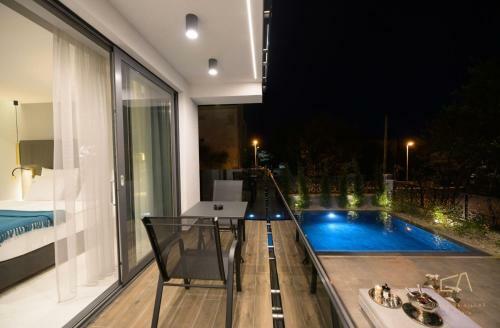 Hostal Luxury Villa Curiera