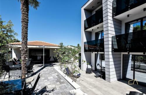 Hostal Luxury Villa Curiera
