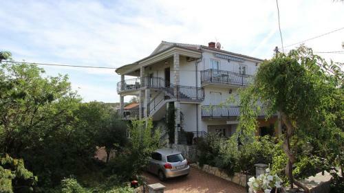 Hostal Apartments Barjaktari?