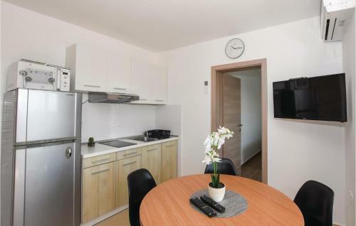 Two-bedroom Apartment In Mandre