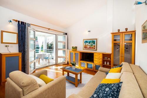 Apartments Bari - 140 M From Beach