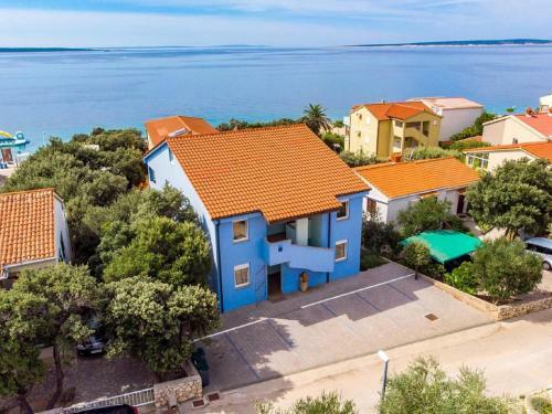 Pretty Apartment In Mandre With Barbecue
