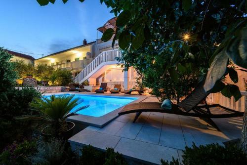 Holiday Home Bonanzza