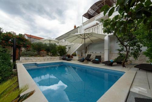 Holiday Home Bonanzza
