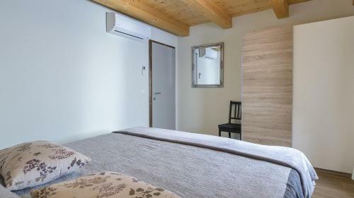 Hostal Authentic Istrian Villa Ive With A Swimming Pool