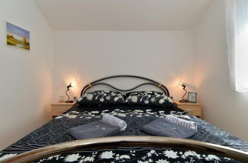 Apartment Mladen 1860