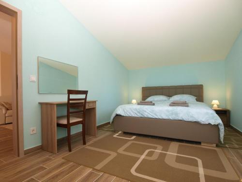 Apartments Dejan 1918