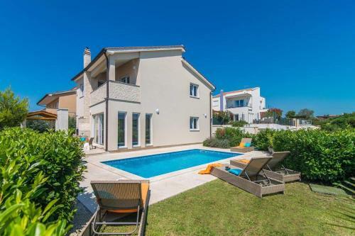Villa Milano With Sea View