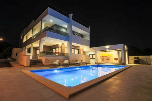 Villa Histra With Private Pool And Sea View