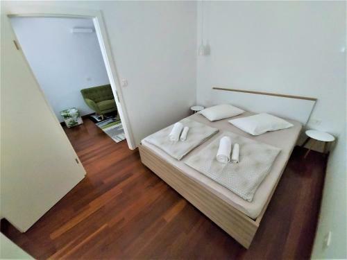Hostal Apartments Aurora Near Beach