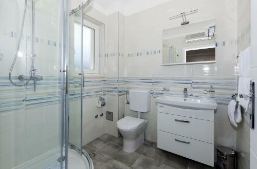 Family Villa Makarac