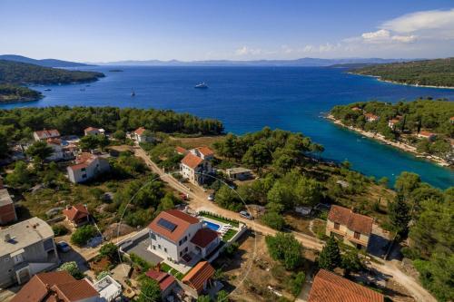 Osibova Villa Sleeps 8 Pool Wifi
