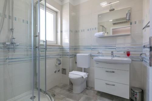 Osibova Villa Sleeps 8 Pool Wifi