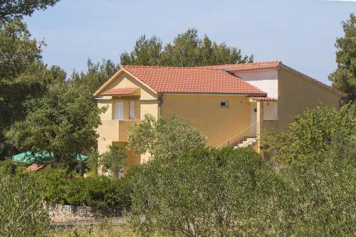 Holiday Home Denis - 100m From Sea