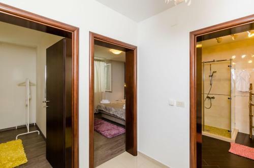 Apartment A&s