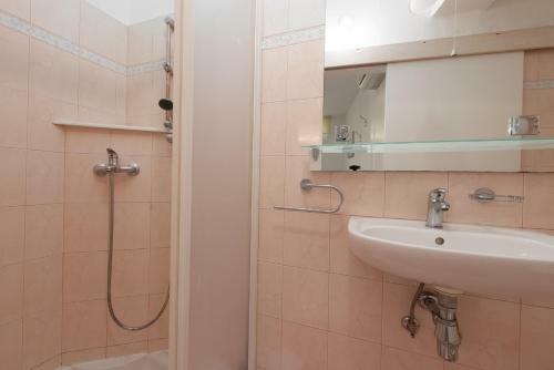 Apartments & Room Armanda