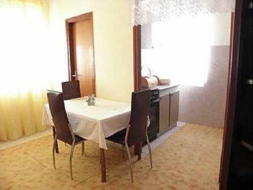 Hostal Apts And Rooms Antony-free Grill