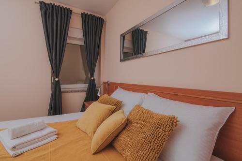 Pool Apartments Tolo