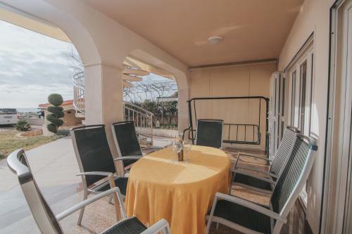 Pool Apartments Tolo
