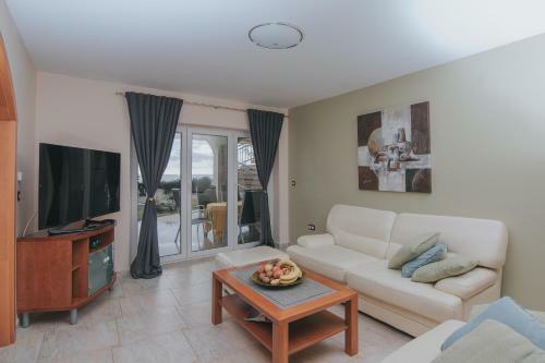 Pool Apartments Tolo