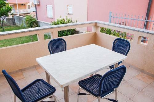 Apartments Karolinas - Parking