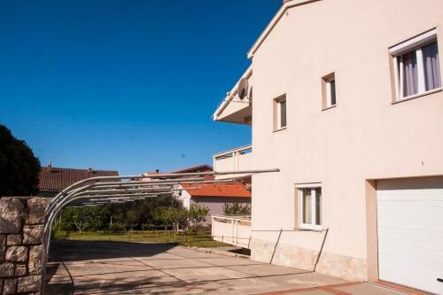 Apartments Karolinas - Parking