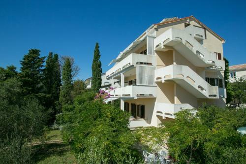 Apartments Nives - Great Location