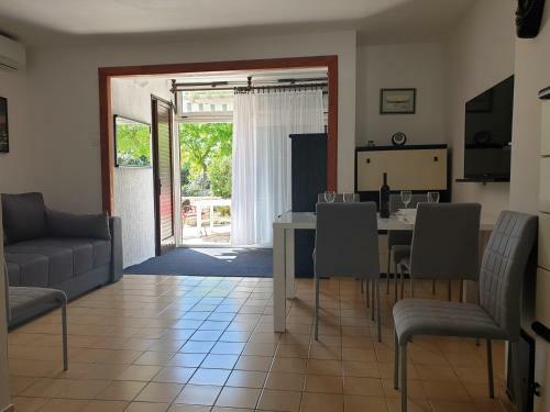 Apartment Mirna