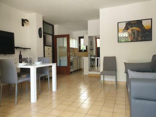 Apartment Mirna