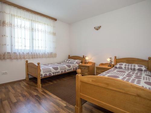 Cozy Apartment In Nova Vas With Swimming Pool