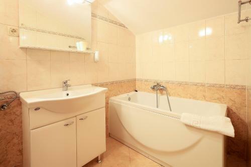 Aparthotel Resort Trcol