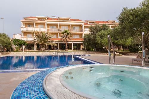 Aparthotel Resort Trcol