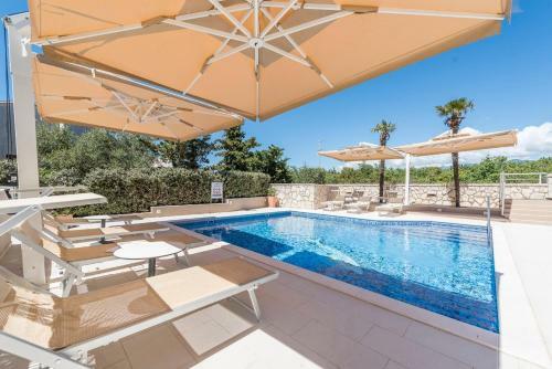 Apartment Petra - With Pool