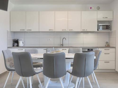 Holiday Home Villa Zirdum