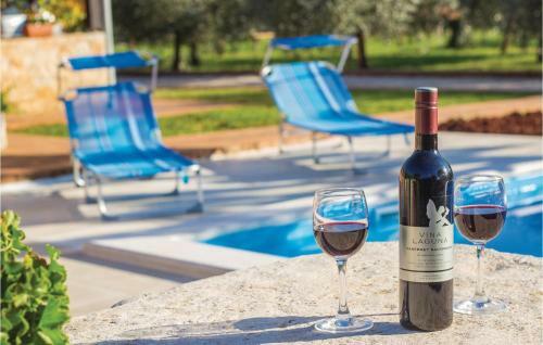 Two-bedroom Holiday Home In Novigrad