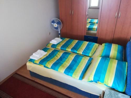 Ross Studio Apartments